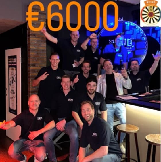 Tafelaars juichen bij de opbrengst van € 6000 van de eerste Radje voor de Sfeer